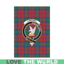 Load image into Gallery viewer, Lindsay Tartan Flag Clan Badge K7