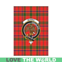 Load image into Gallery viewer, Munro (Monroe) Tartan Flag Clan Badge K7