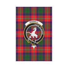 Load image into Gallery viewer, Riddell Tartan Flag Clan Badge